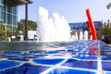 road yakınındaki şehir çeşme