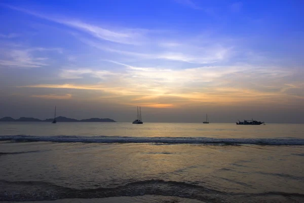 Ondas do pôr-do-sol . — Fotografia de Stock