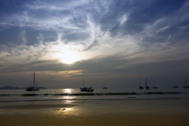 gün batımında, Koh mook sahil şeridi.