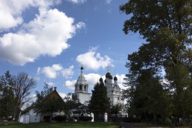 Kilise ve gökyüzü