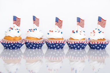Amerikan bayrakları ile vatansever cupcakes