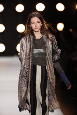 BCBGMAXAZRIA sonbahar 2016 defile