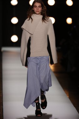 BCBGMAXAZRIA sonbahar 2016 defile