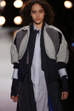 BCBGMAXAZRIA sonbahar 2016 defile