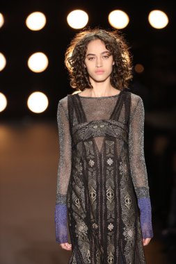 BCBGMAXAZRIA sonbahar 2016 defile