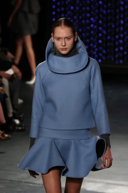 Milly defile