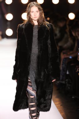 BCBGMAXAZRIA sonbahar 2016 defile