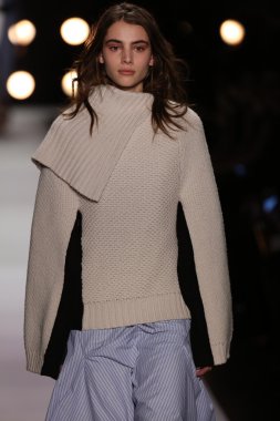 BCBGMAXAZRIA sonbahar 2016 defile