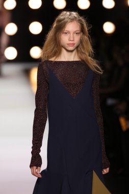 BCBGMAXAZRIA sonbahar 2016 defile