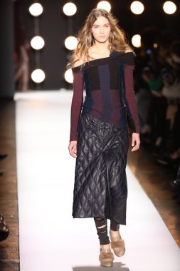 BCBGMAXAZRIA sonbahar 2016 defile