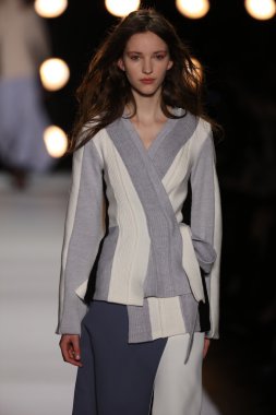 BCBGMAXAZRIA sonbahar 2016 defile