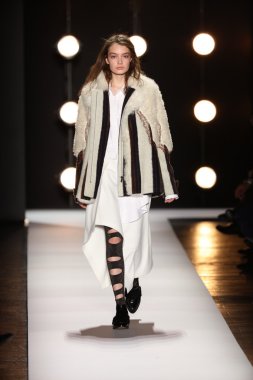 BCBGMAXAZRIA sonbahar 2016 defile