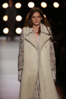 BCBGMAXAZRIA sonbahar 2016 defile