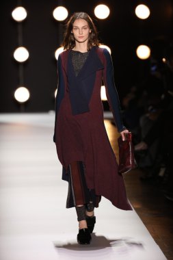 BCBGMAXAZRIA sonbahar 2016 defile