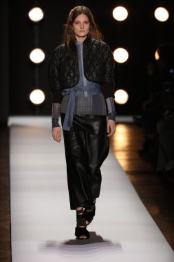 BCBGMAXAZRIA sonbahar 2016 defile