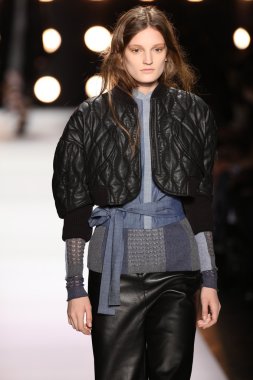 BCBGMAXAZRIA sonbahar 2016 defile