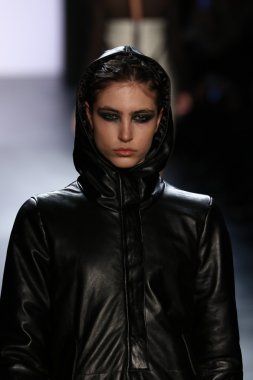 Francesca Liberatore göster