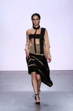 Francesca Liberatore göster