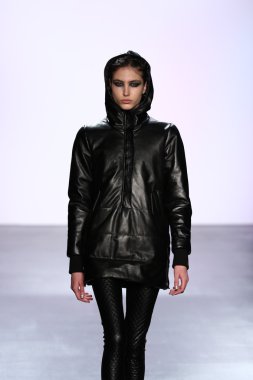 Francesca Liberatore göster