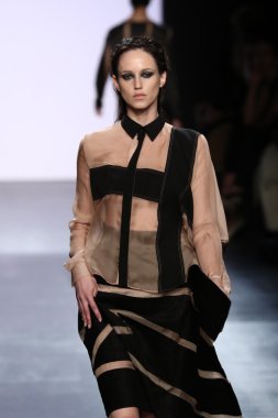 Francesca Liberatore göster