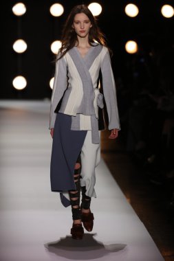 BCBGMAXAZRIA sonbahar 2016 defile