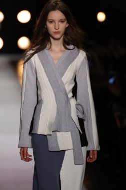 BCBGMAXAZRIA sonbahar 2016 defile