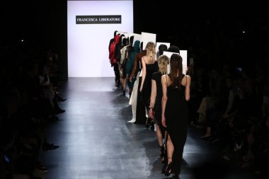 Francesca Liberatore göster