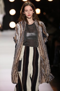 BCBGMAXAZRIA sonbahar 2016 defile