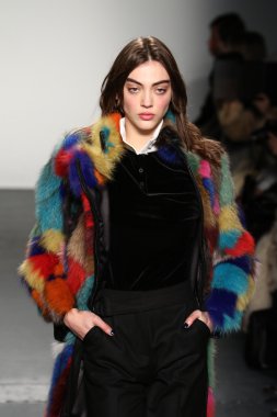 Lie Sangbong Sonbahar/Kış 2016 Koleksiyon Gösterisi