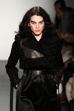 Lie Sangbong Sonbahar/Kış 2016 Koleksiyon Gösterisi