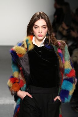 Lie Sangbong Sonbahar/Kış 2016 Koleksiyon Gösterisi