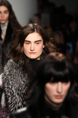 Lie Sangbong Sonbahar/Kış 2016 Koleksiyon Gösterisi