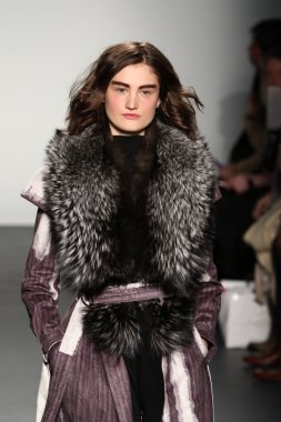 Lie Sangbong Sonbahar/Kış 2016 Koleksiyon Gösterisi