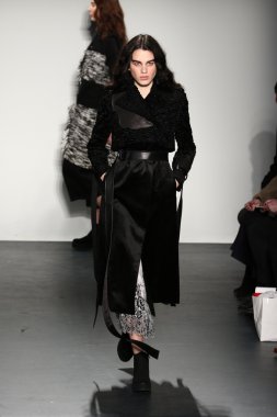 Lie Sangbong Sonbahar/Kış 2016 Koleksiyon Gösterisi