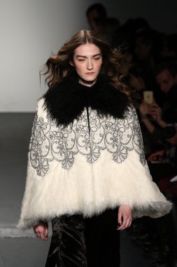 Lie Sangbong Sonbahar/Kış 2016 Koleksiyon Gösterisi