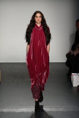 Lie Sangbong Sonbahar/Kış 2016 Koleksiyon Gösterisi