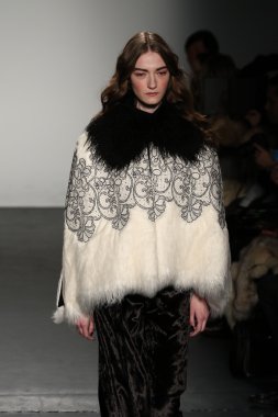 Lie Sangbong Sonbahar/Kış 2016 Koleksiyon Gösterisi