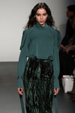 Lie Sangbong Sonbahar/Kış 2016 Koleksiyon Gösterisi