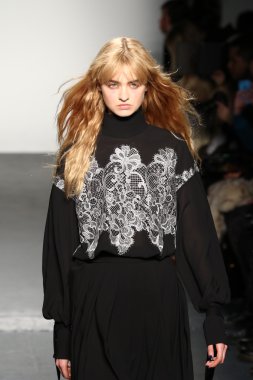 Lie Sangbong Sonbahar/Kış 2016 Koleksiyon Gösterisi