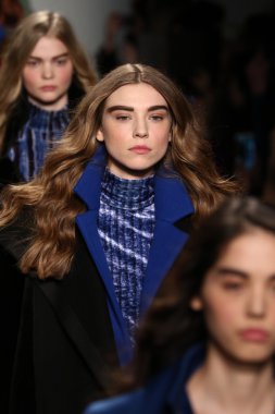 Lie Sangbong Sonbahar/Kış 2016 Koleksiyon Gösterisi