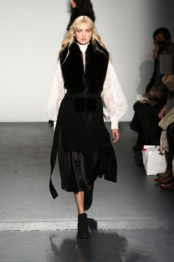 Lie Sangbong Sonbahar/Kış 2016 Koleksiyon Gösterisi