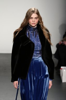 Lie Sangbong Sonbahar/Kış 2016 Koleksiyon Gösterisi