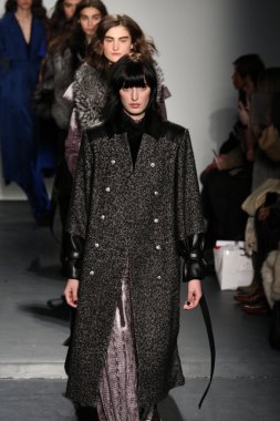 Lie Sangbong Sonbahar/Kış 2016 Koleksiyon Gösterisi