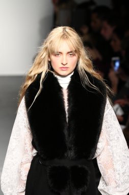 Lie Sangbong Sonbahar/Kış 2016 Koleksiyon Gösterisi