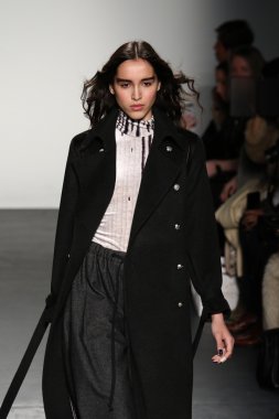 Lie Sangbong Sonbahar/Kış 2016 Koleksiyon Gösterisi