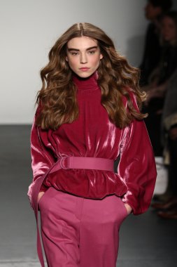 Lie Sangbong Sonbahar/Kış 2016 Koleksiyon Gösterisi