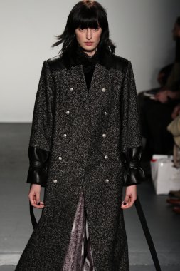 Lie Sangbong Sonbahar/Kış 2016 Koleksiyon Gösterisi