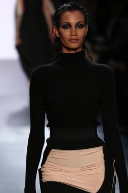 Francesca Liberatore göster