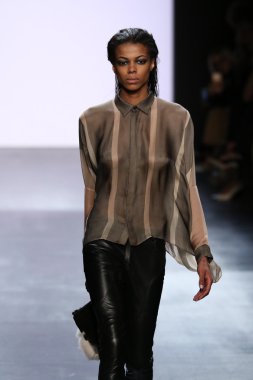 Francesca Liberatore göster