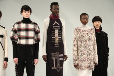 Michelle Helene Tanıtım